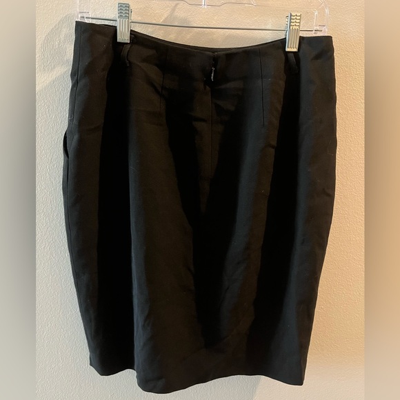 ⭐️ 100% Wool DKNY Pencil Black Suit Skirt - Size 12 - Picture 2 of 5